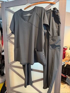 Easy Stretch Buttersoft Dark Gray Cargo Scrub Set with Drawstring Waist 2X